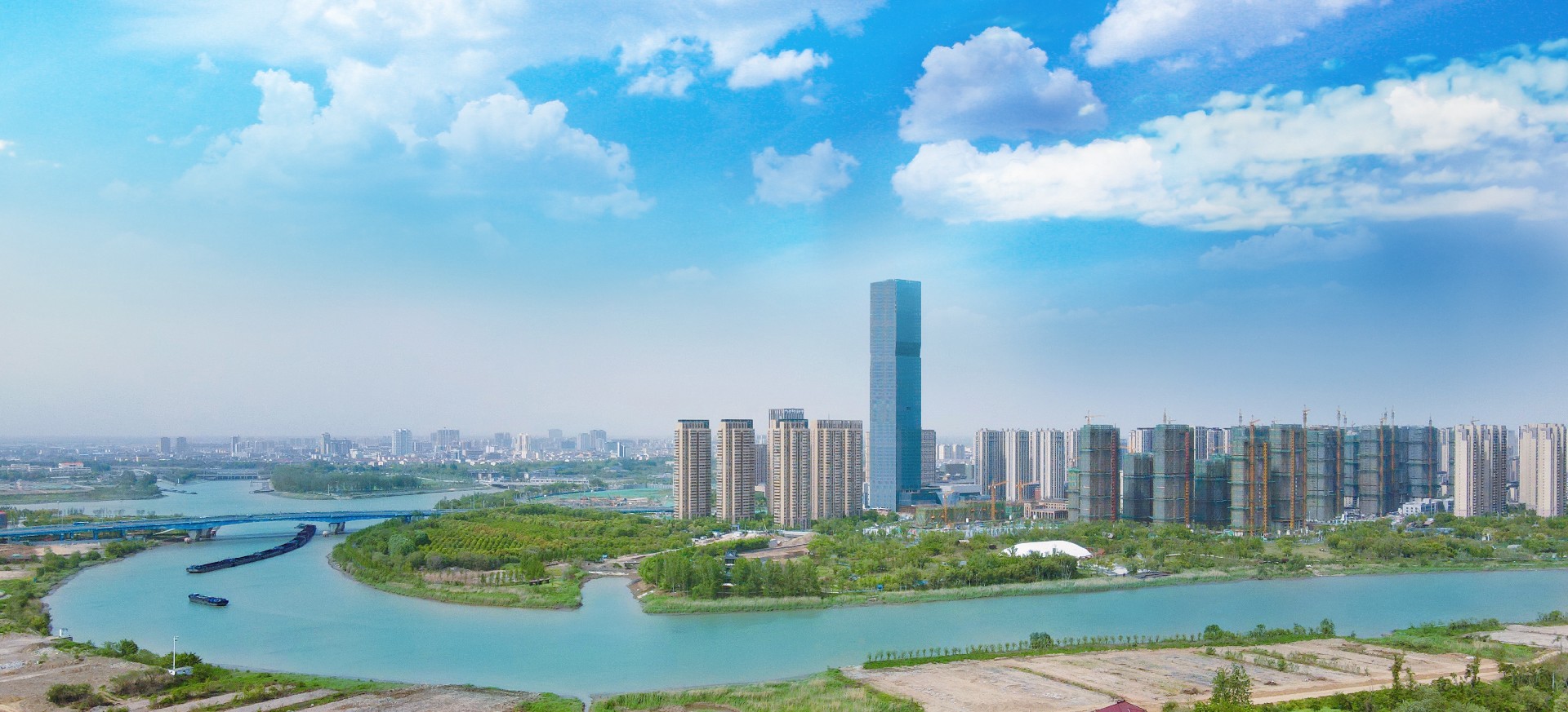 金奧無塔吊幕墻完整.jpg